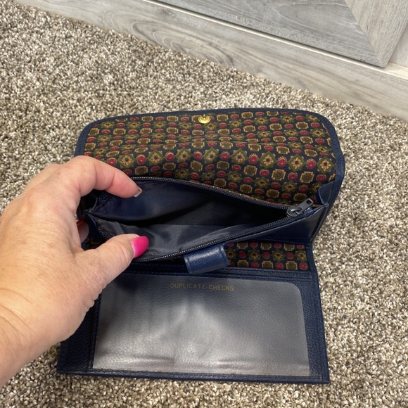 Liz Claiborne Navy Blue Trifold Snap Wallet - Picture 14 of 16